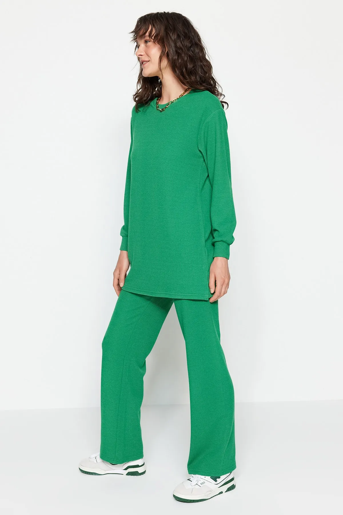 Trendyol Modest  Grünes Strick-Tunika-Hosen-Set TCTSS23US00059
