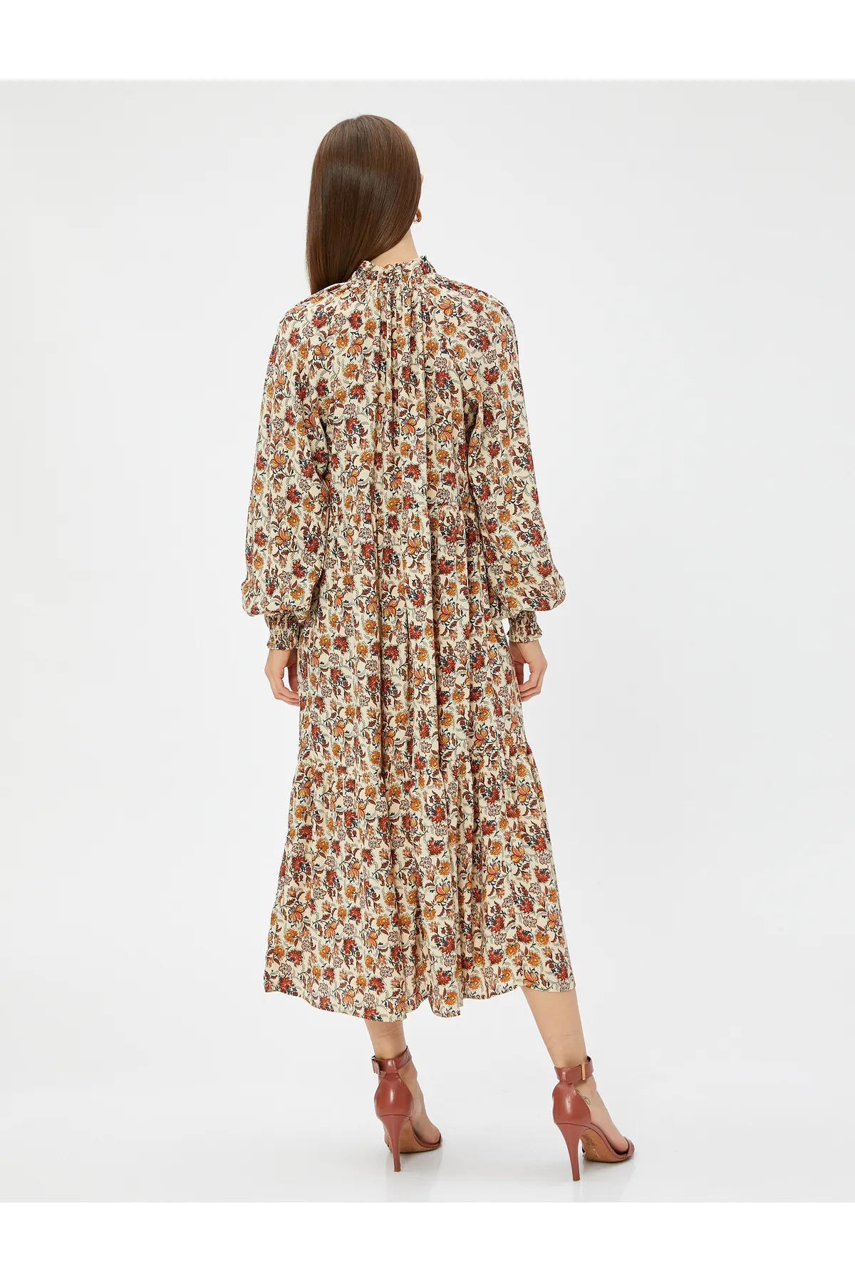 Koton  Midi-langes Blumenkleid mit prächtigem Kragen