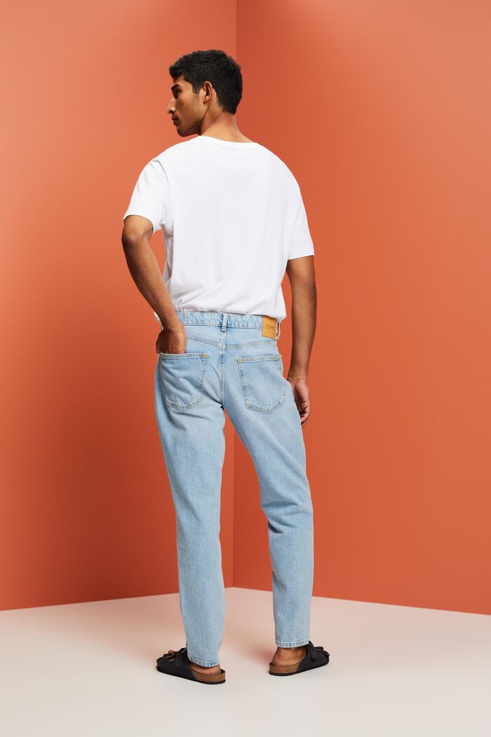 Jeans in bequemer, schmaler Passform