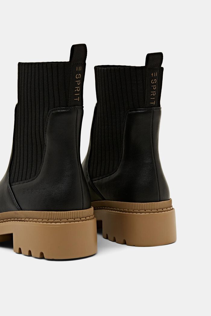 Grobe Boots in Lederoptik