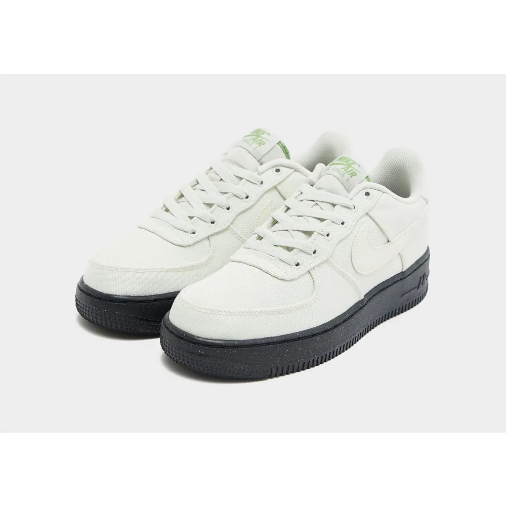 Nike Air Force 1 LV8 3 FJ3289-001 / grün