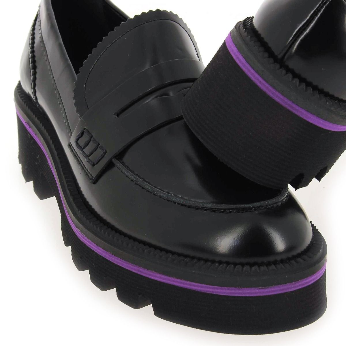 J Hay  1125 - Noir Violet