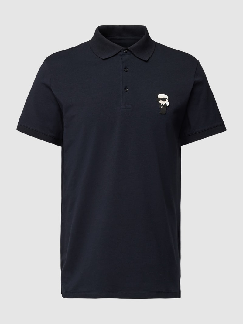 Poloshirt mit Motiv-Patch in dunkelblau