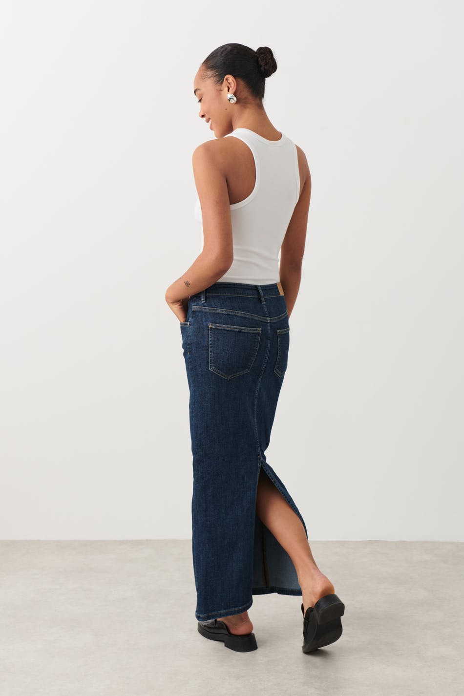 Column denim skirt