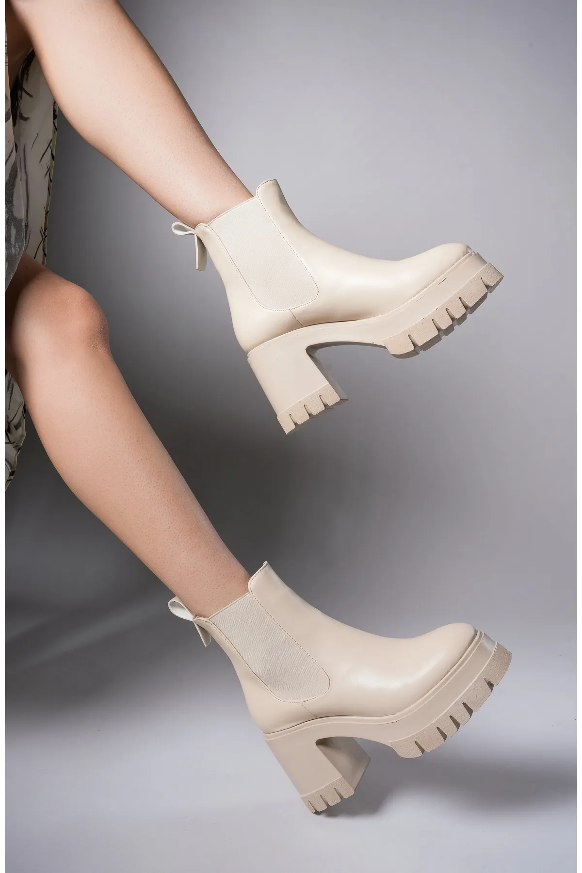 Riccon  Damen-Stiefel mit Absatz in Beige-Haut