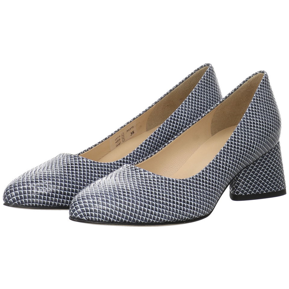 Brunate Pumps