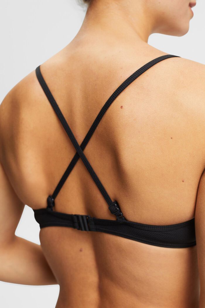 Strukturiertes Bikinioberteil mit Knotendetail