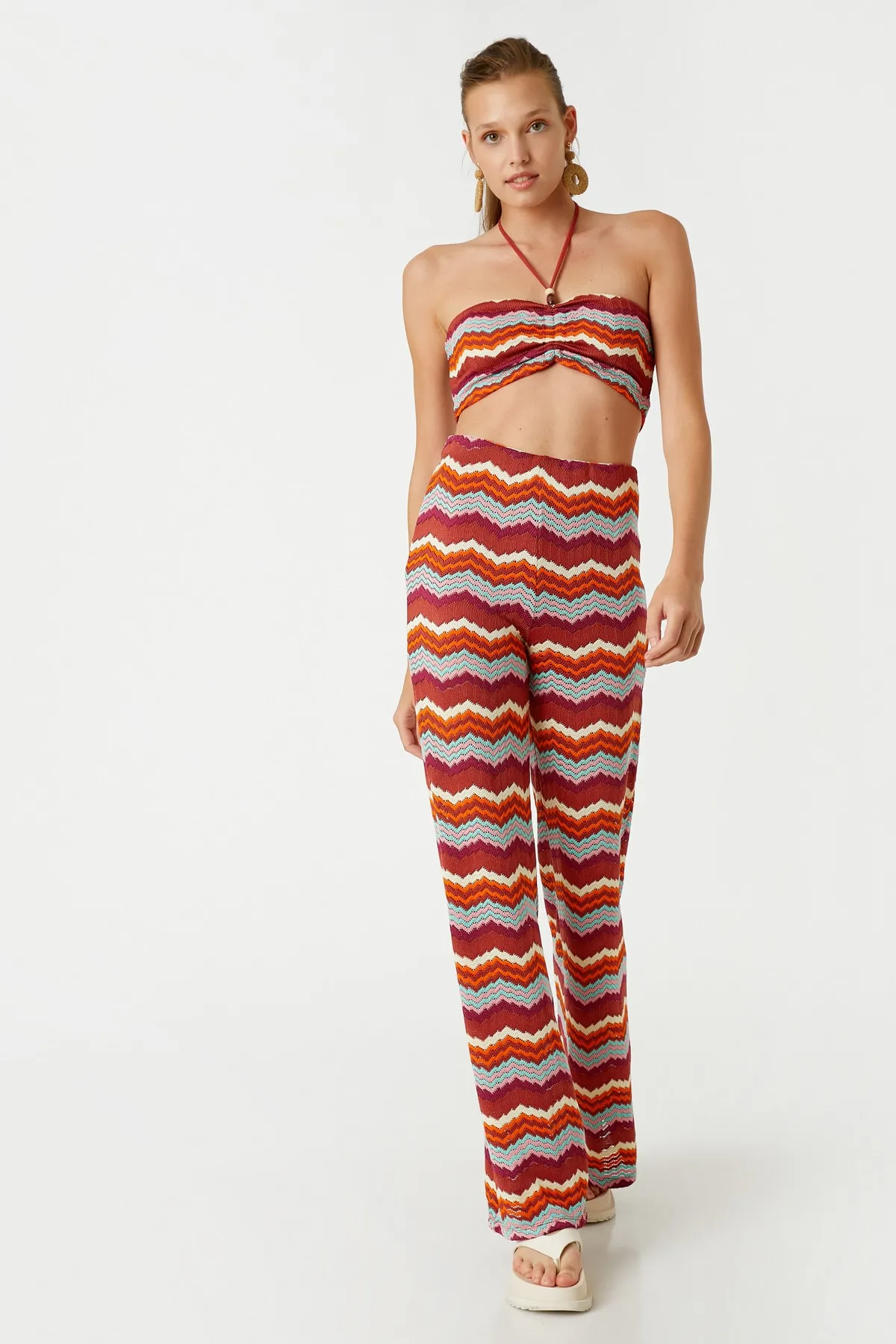 Koton  Hose mit ausgestelltem Bein und hoher Taille