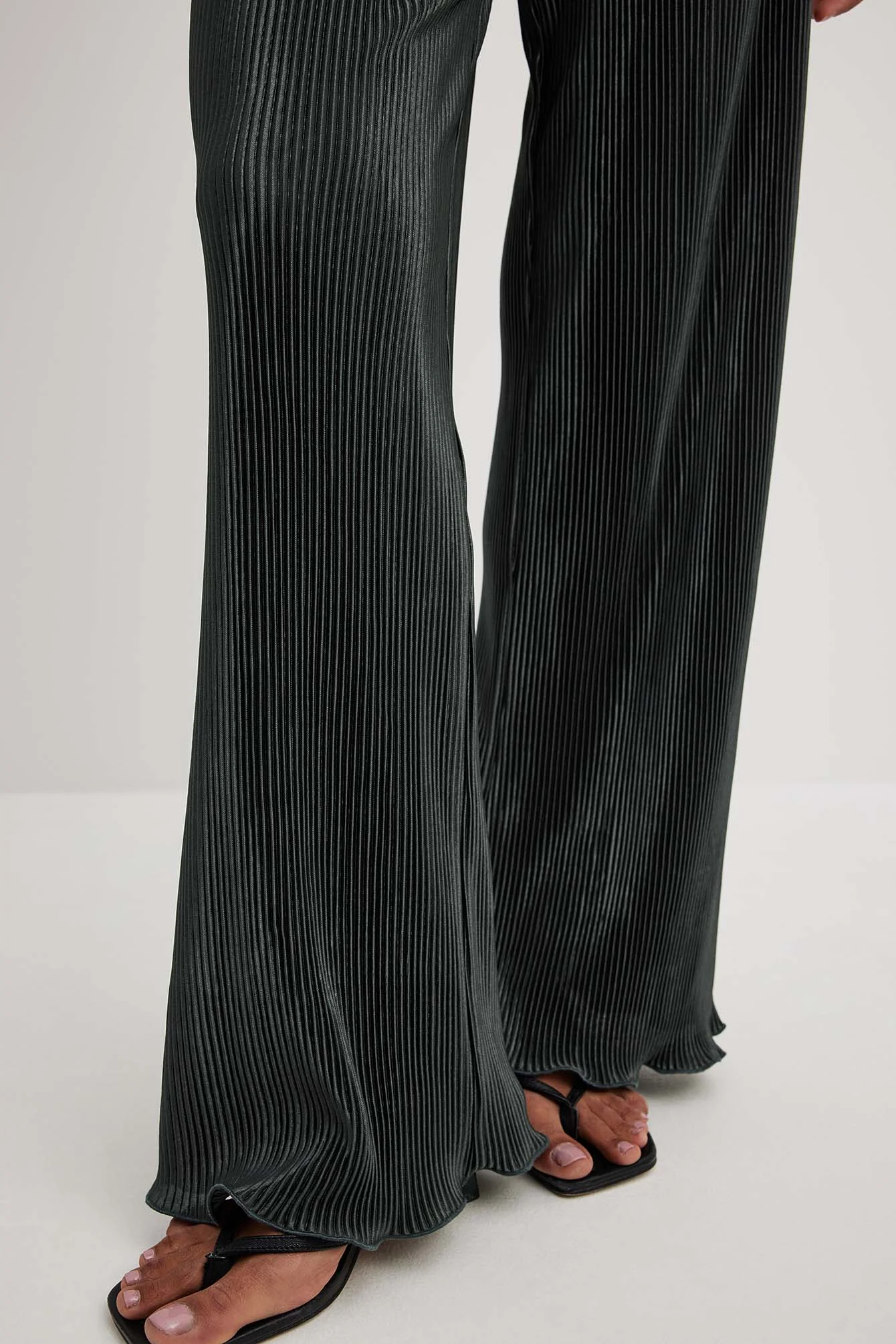 Plissierte Hose mit hoher Taille
