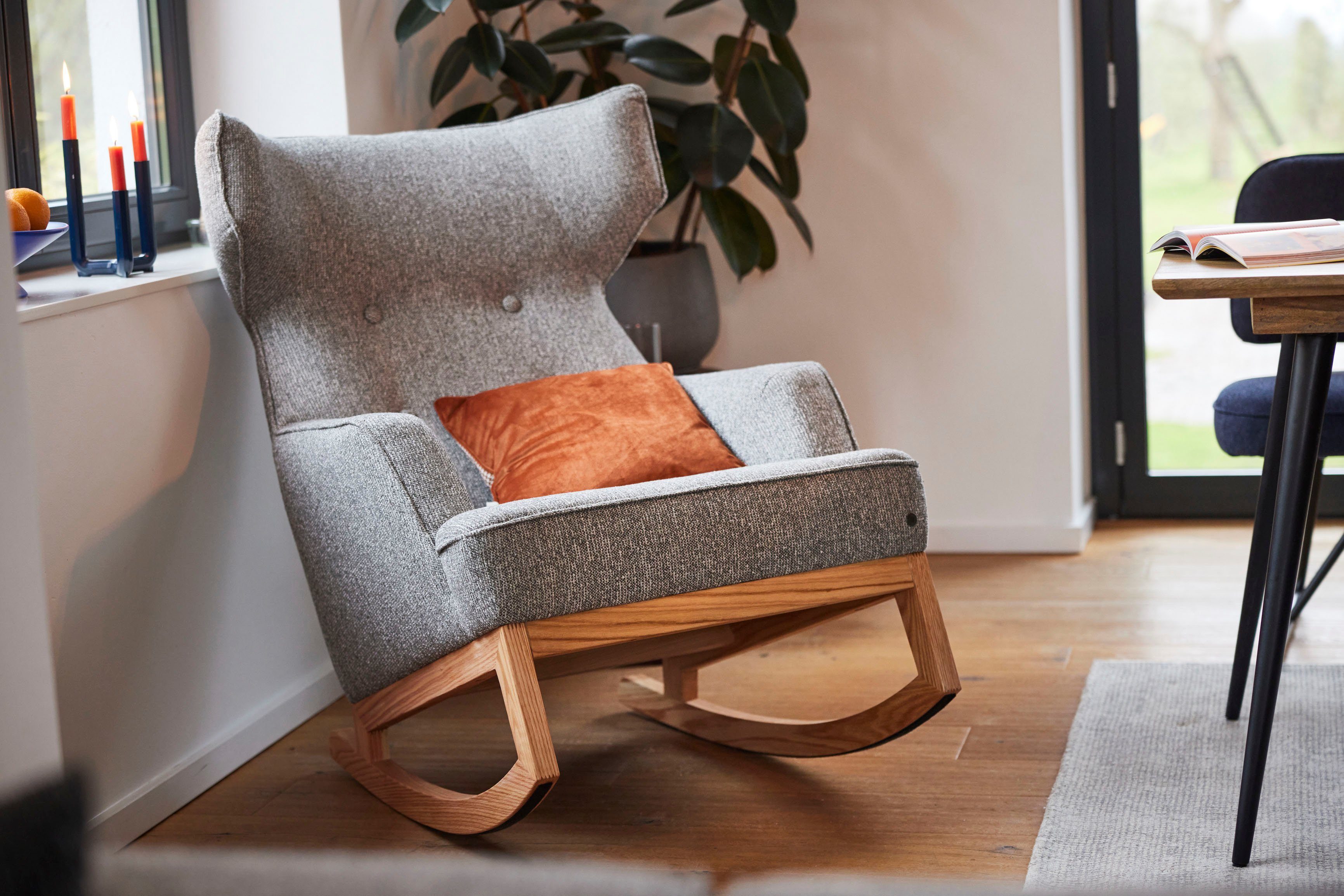 TOM TAILOR HOME Schaukelstuhl COZY, im Retrolook, mit Kedernaht und Knöpfen, Füße Eiche natur
