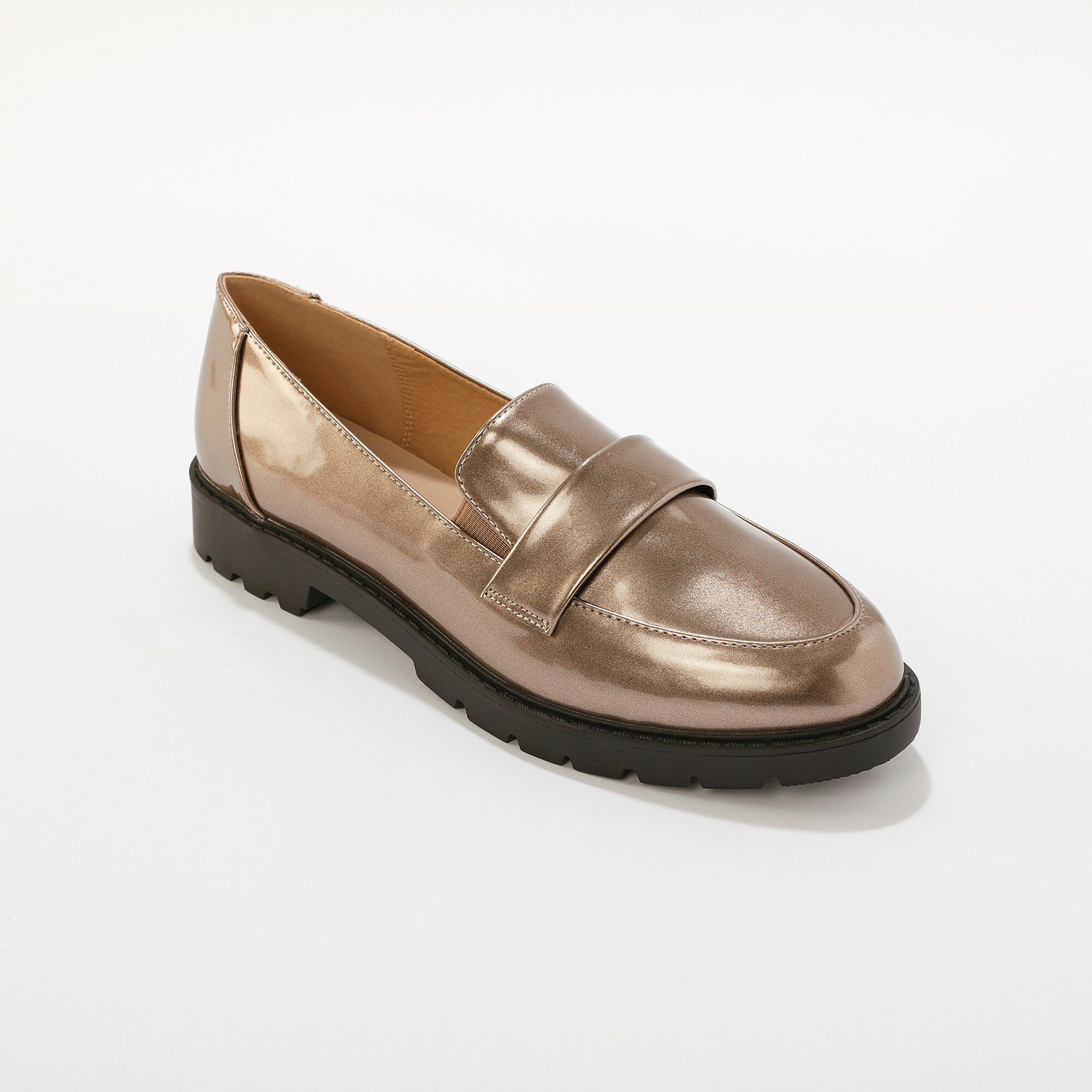 Mocassins vernis à semelle crantée