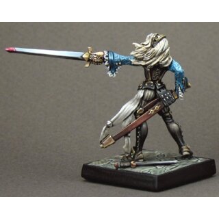 Lonnia, Female Duelist (REA02981)