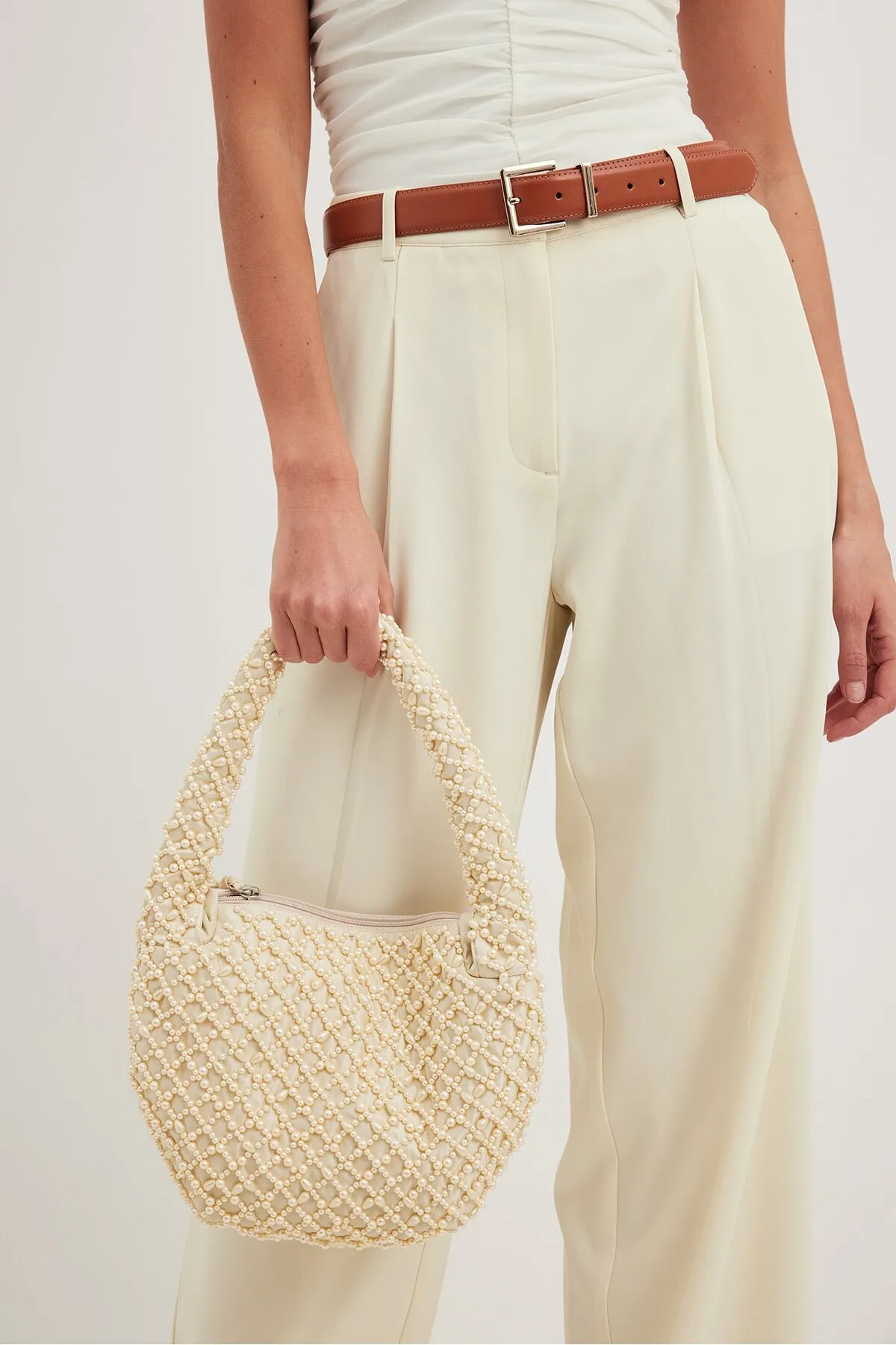 NA-KD Accessories  Runde Tasche mit Perlenbesatz