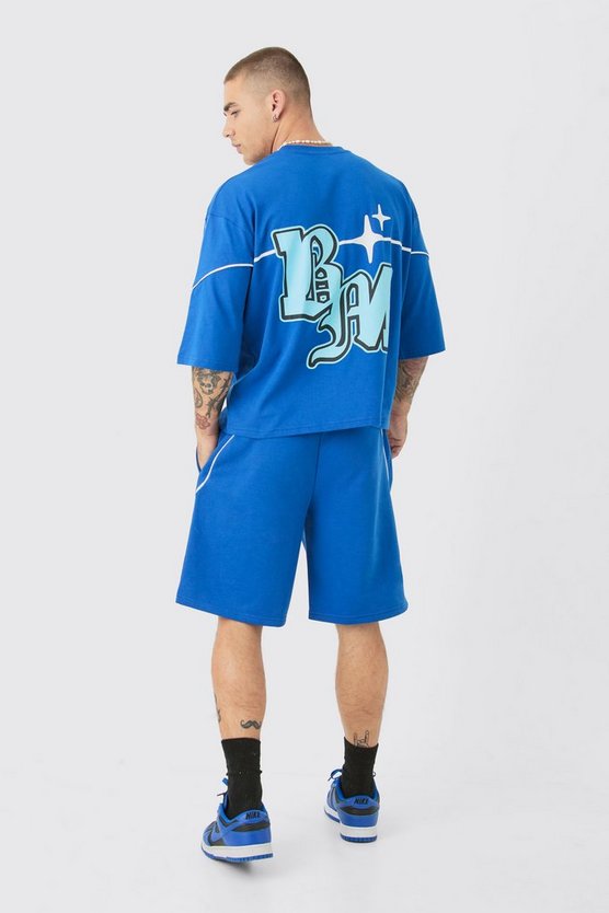 Kastiges Oversize T-Shirt und Shorts mit halben Ärmeln