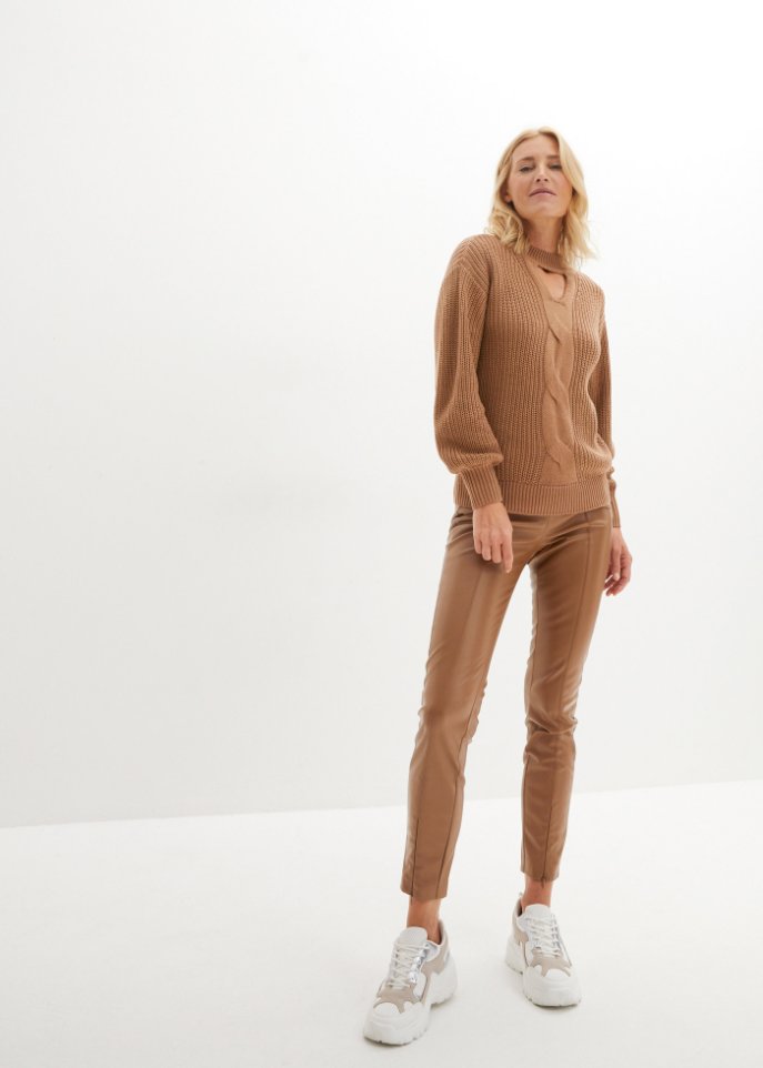 Pullover mit Cut-Out