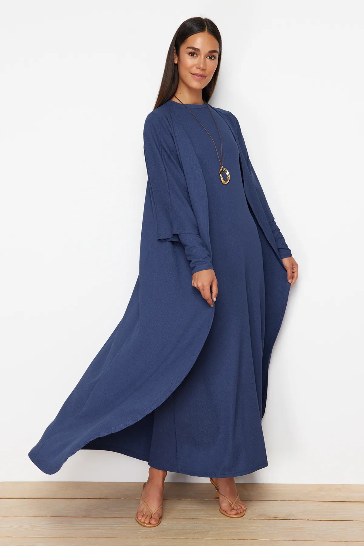 Trendyol Modest  Blauer Wickel-Kimono-Kleid-Strickanzug TCTSS24EB00203
