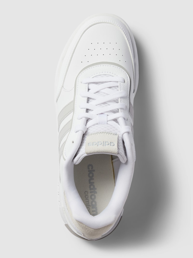 Sneaker mit Label-Detail in hellgrau