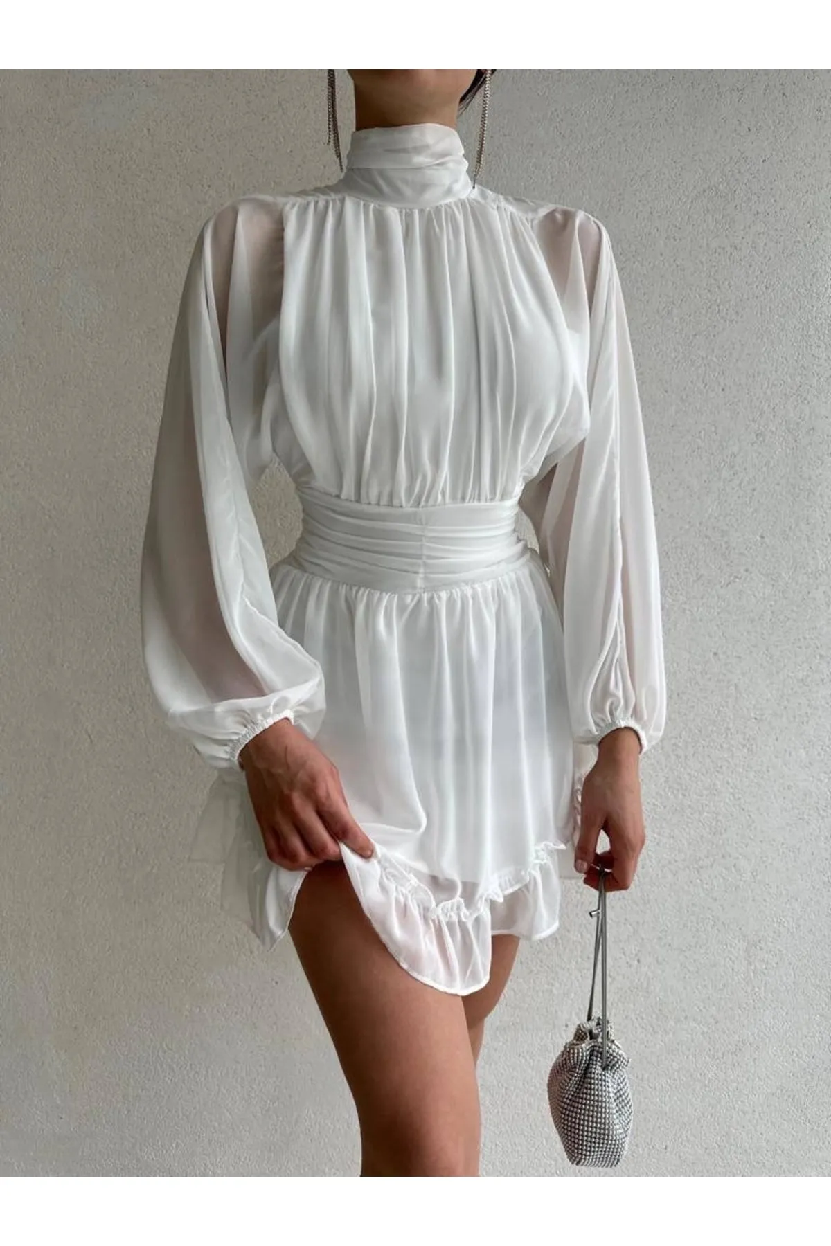 SONREİR  Rückenfreies, mit Chiffonstoff gefüttertes Kleid