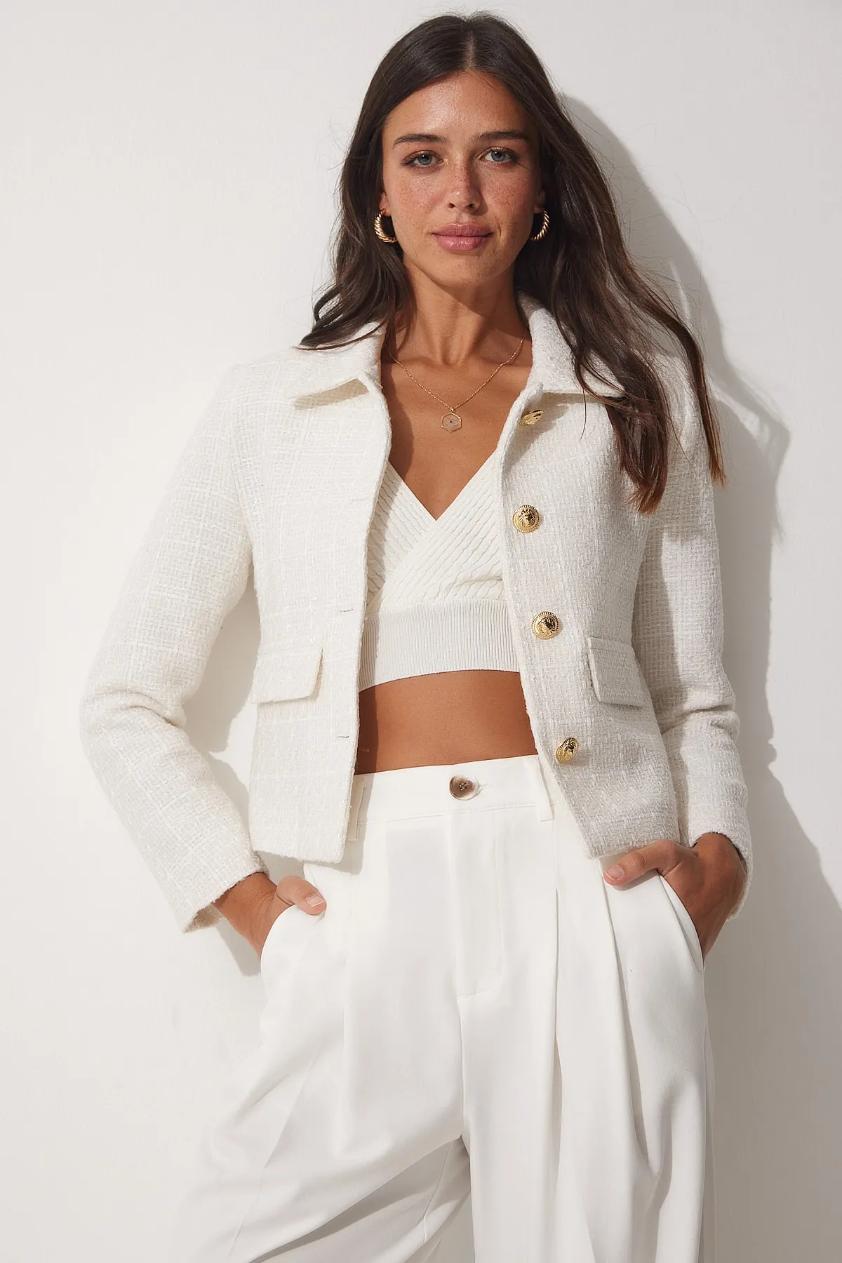Happiness İstanbul  Ecrufarbene Dore-Tweed-Webjacke für Damen mit Knöpfen WF00021
