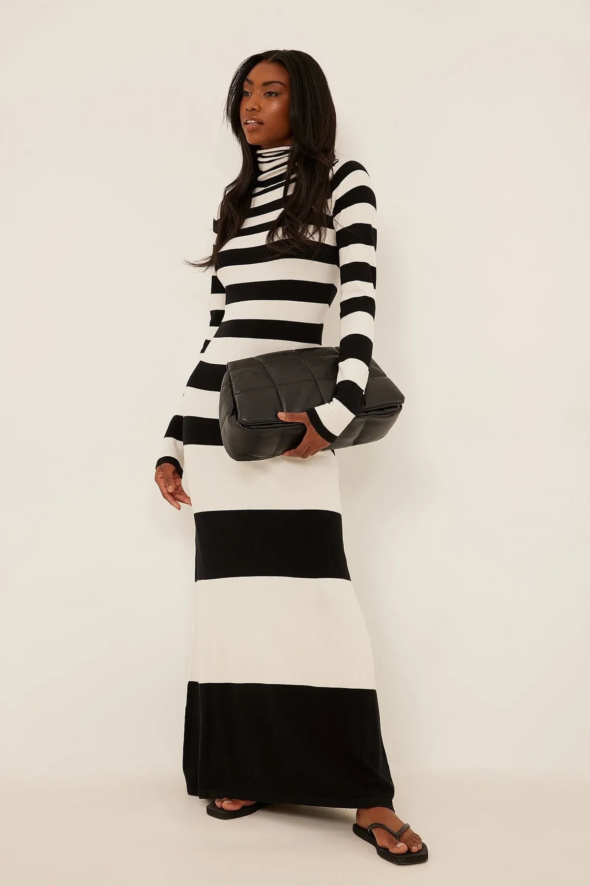 NA-KD  Fein gestricktes, gestreiftes Maxikleid