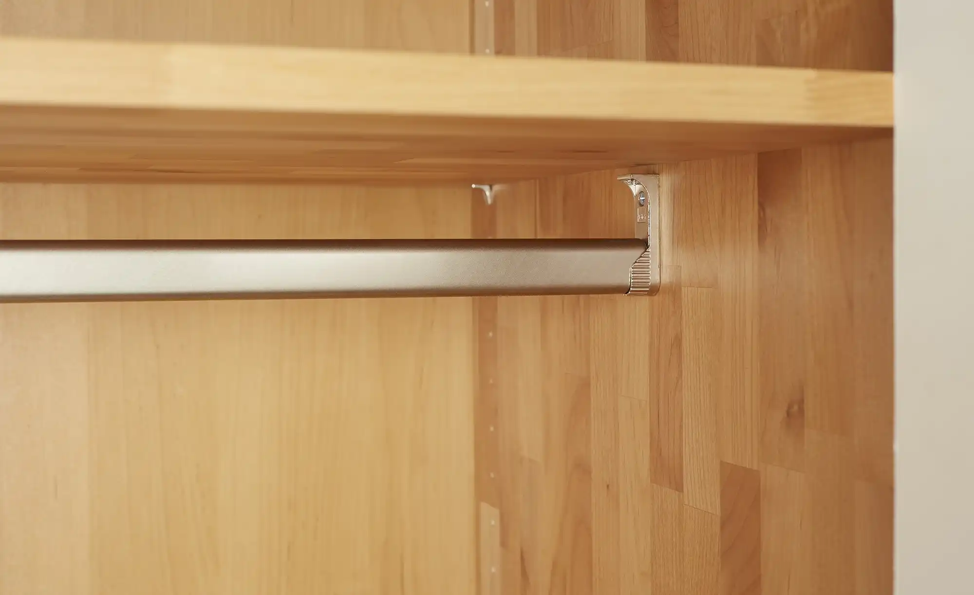 Drehtürenschrank