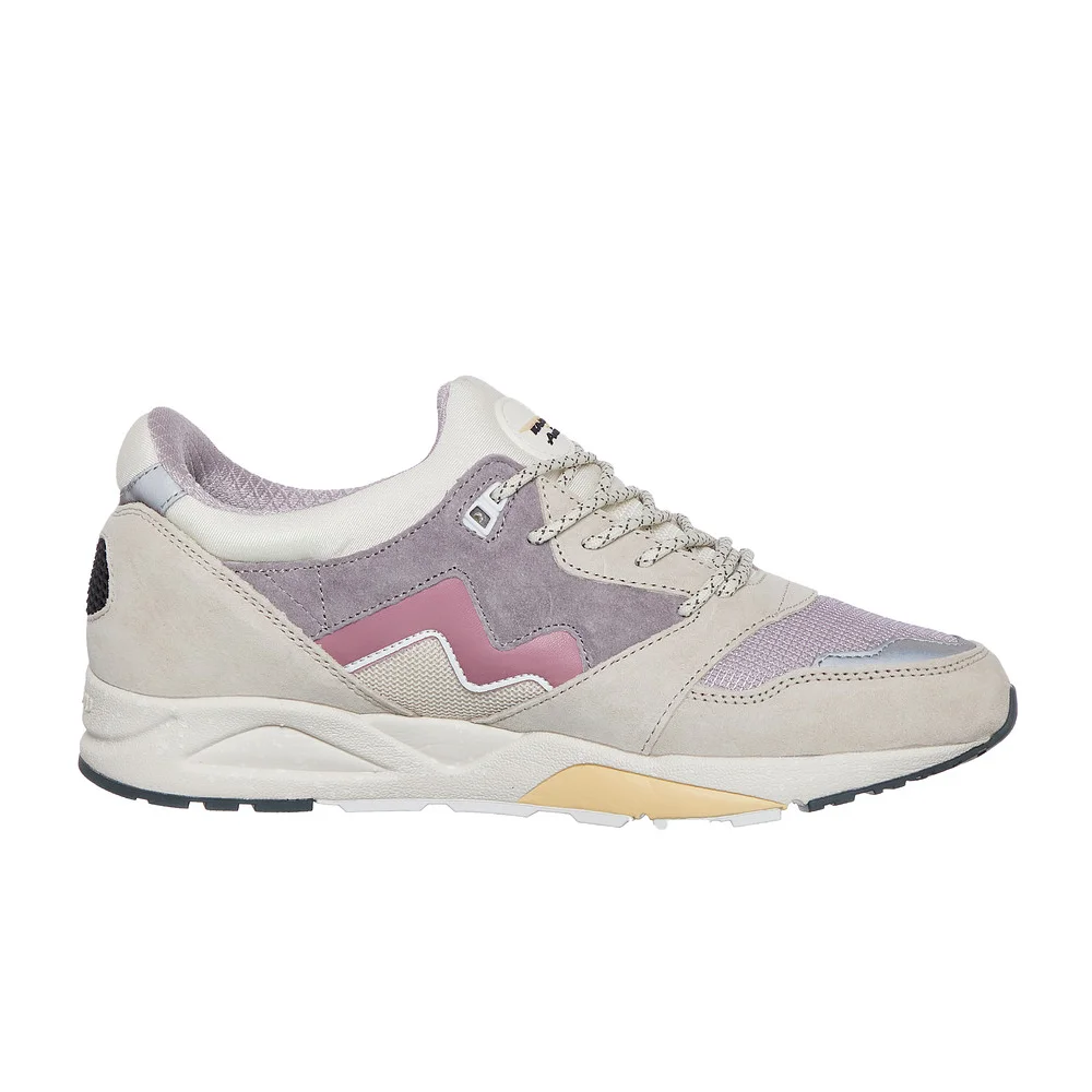 Karhu Aria 95 F803098 / weiss