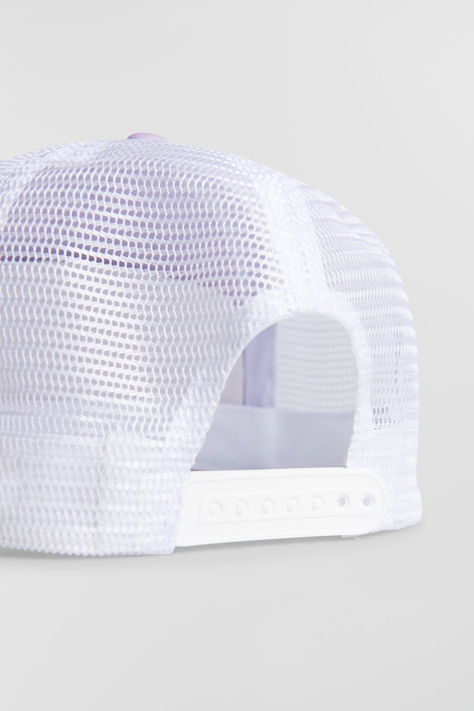 S trucker cap