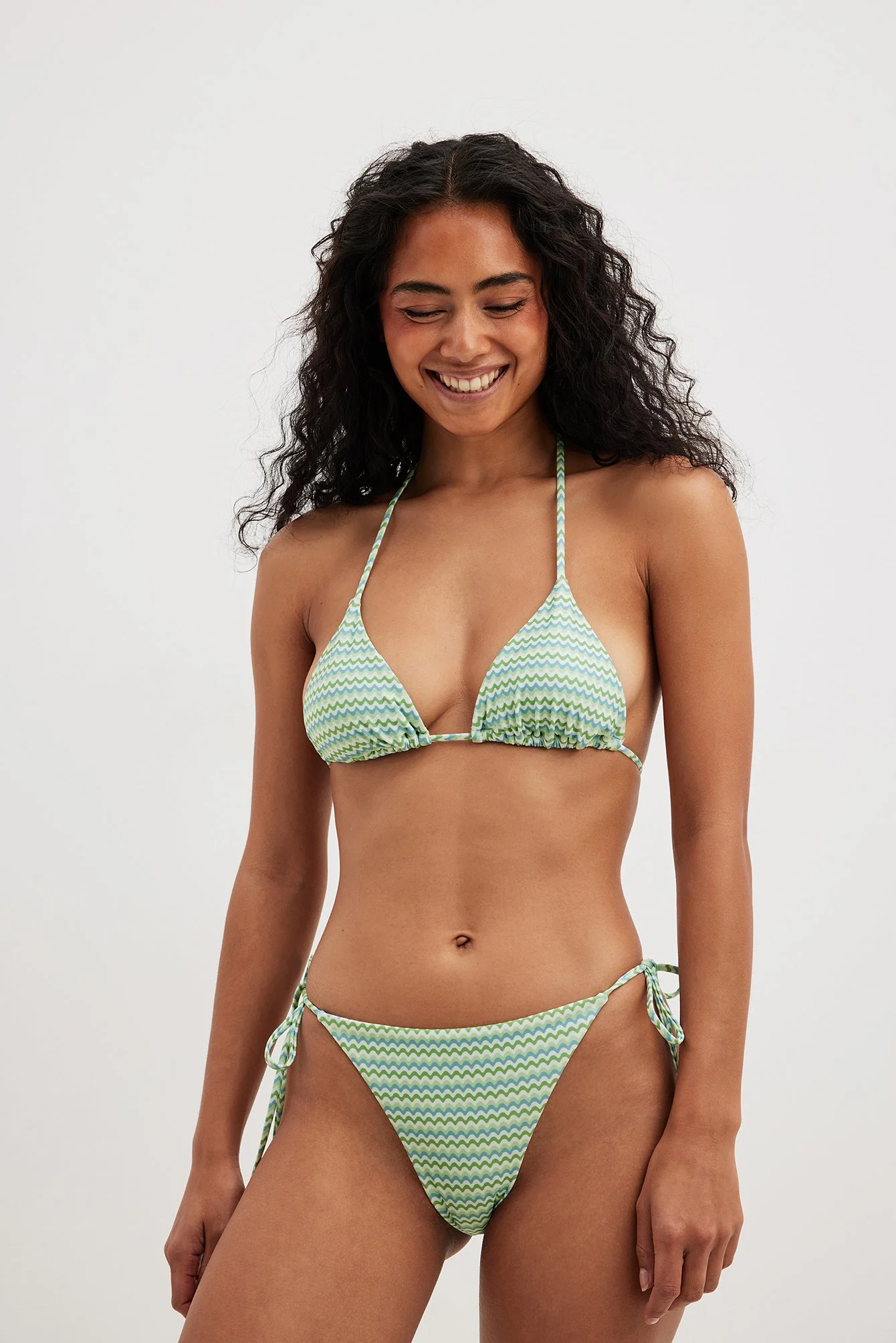 Bedrucktes Bikini-Höschen mit Bindedetail