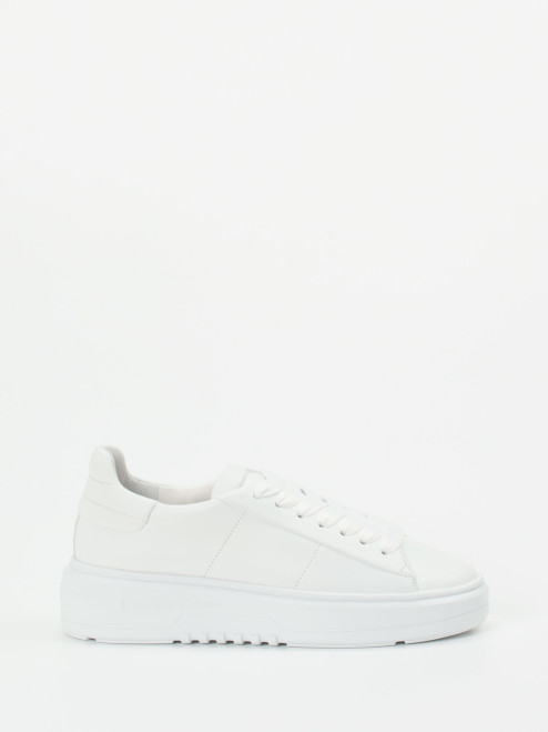 Sneaker-16637990256 Kennel & Schmenger