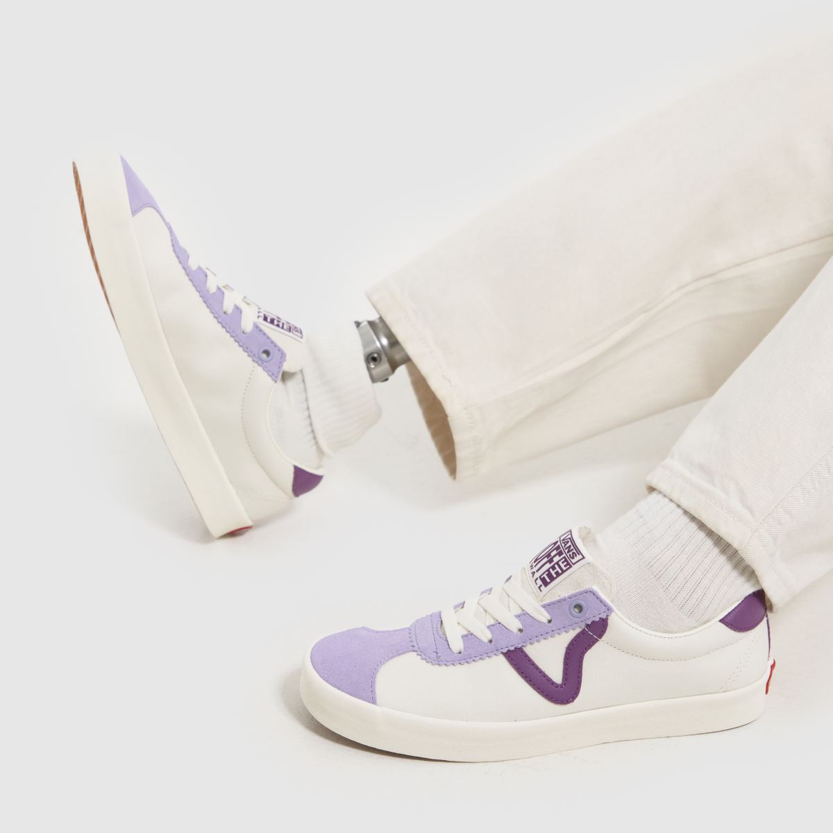 Vans Sport låga sneakers i vitt och lila