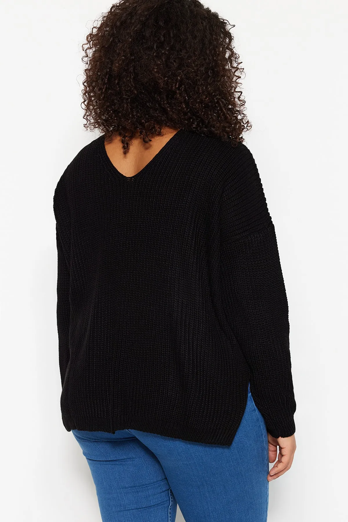 Trendyol Curve  Schwarzer, detaillierter Strickpullover mit Kragen TBBAW23AN00020