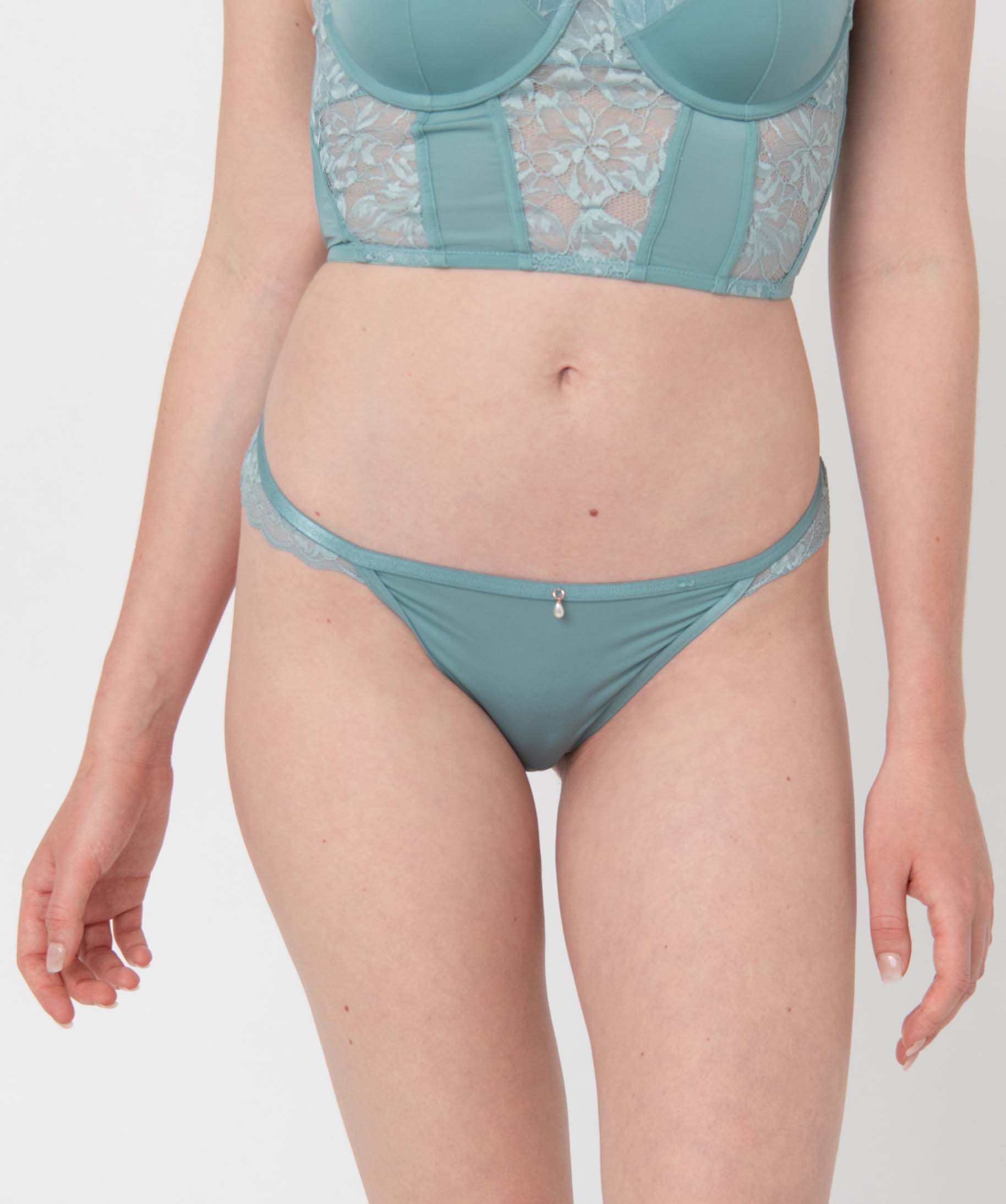 Culotte femme en microfibre et dentelle transparente vert clair | GEMO