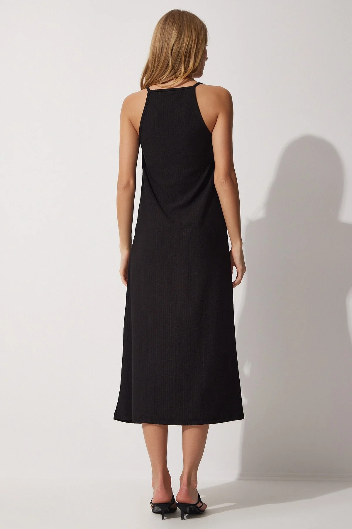 Happiness İstanbul  Schwarzes langes Sommerstrickkleid mit Trägern für Damen DZ00078