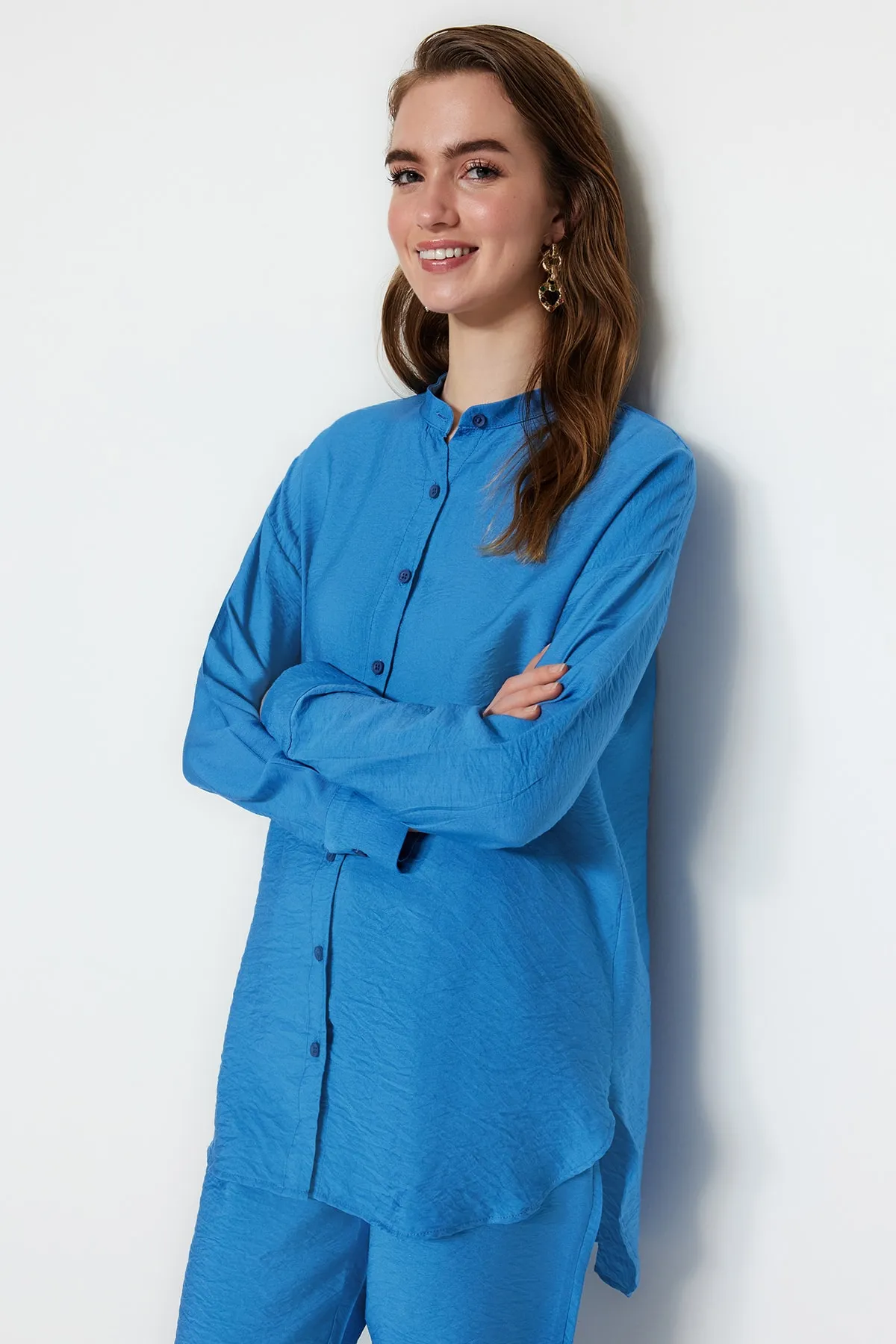 Trendyol Modest  Blaues gewebtes Aerobin-Hemd-Hosen-Set TCTSS23US00068