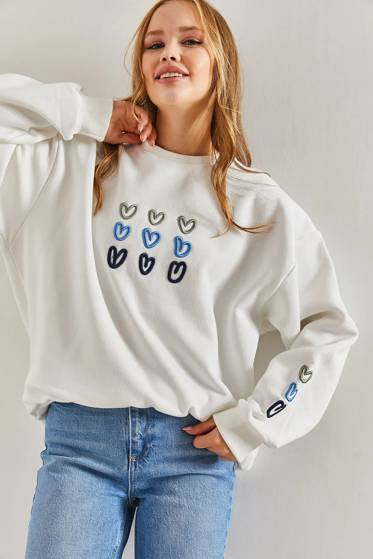 Bianco Lucci  Damen-Sweatshirt mit dreifädigem Raised Heart-Print