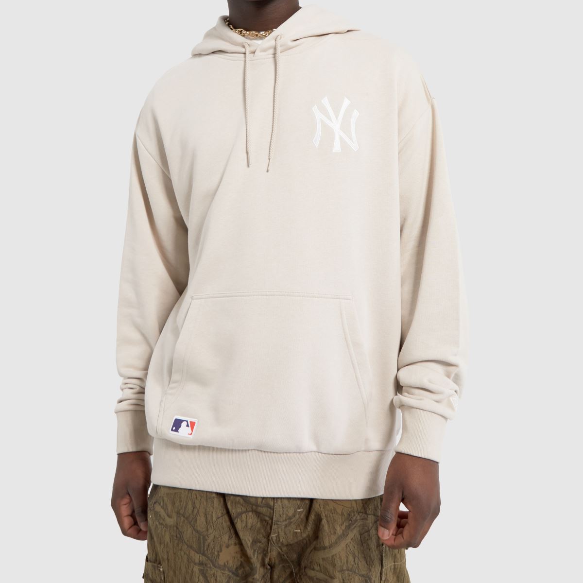 New Era League Essential kapucnis pulóver kő színben
