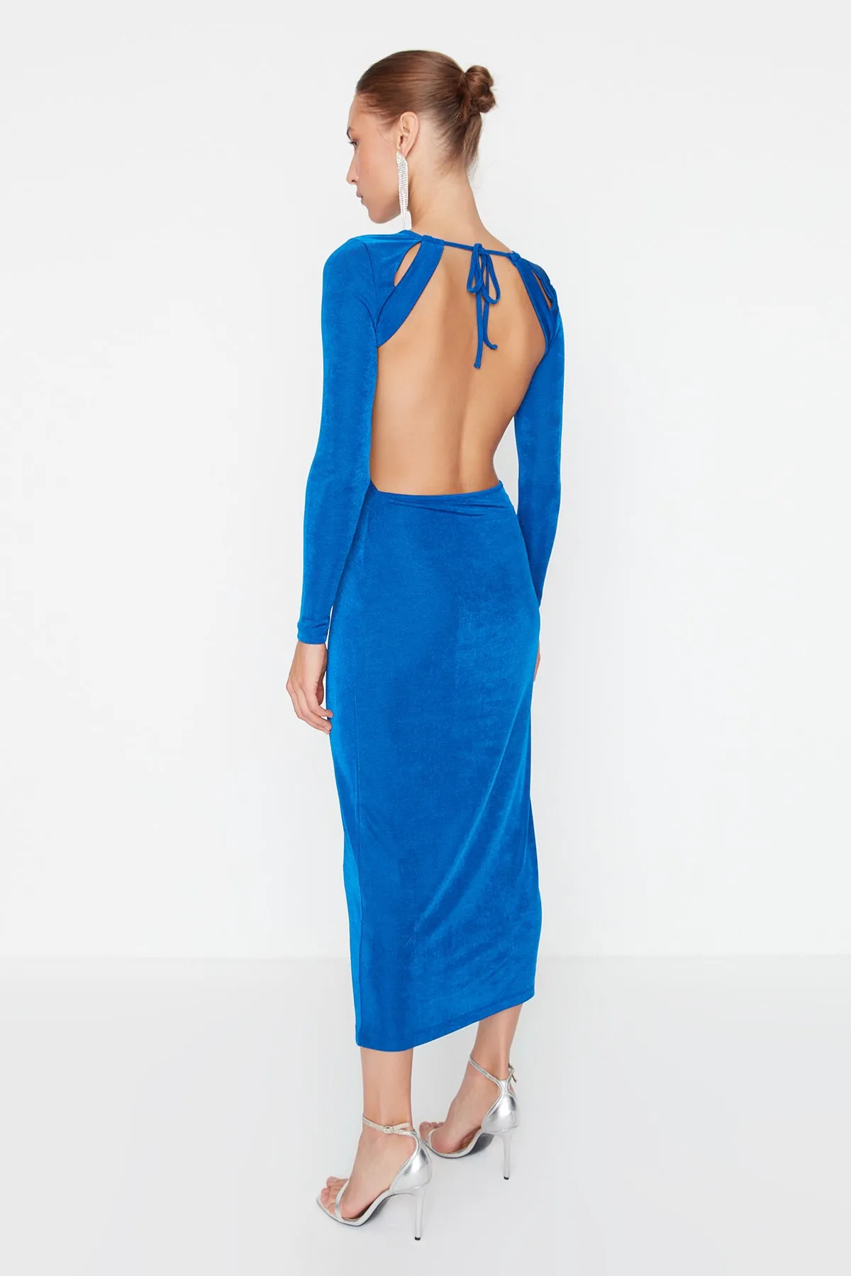 Trendyol Collection  Saks Back Detailliertes Midi-Abendkleid TPRAW23EL00380
