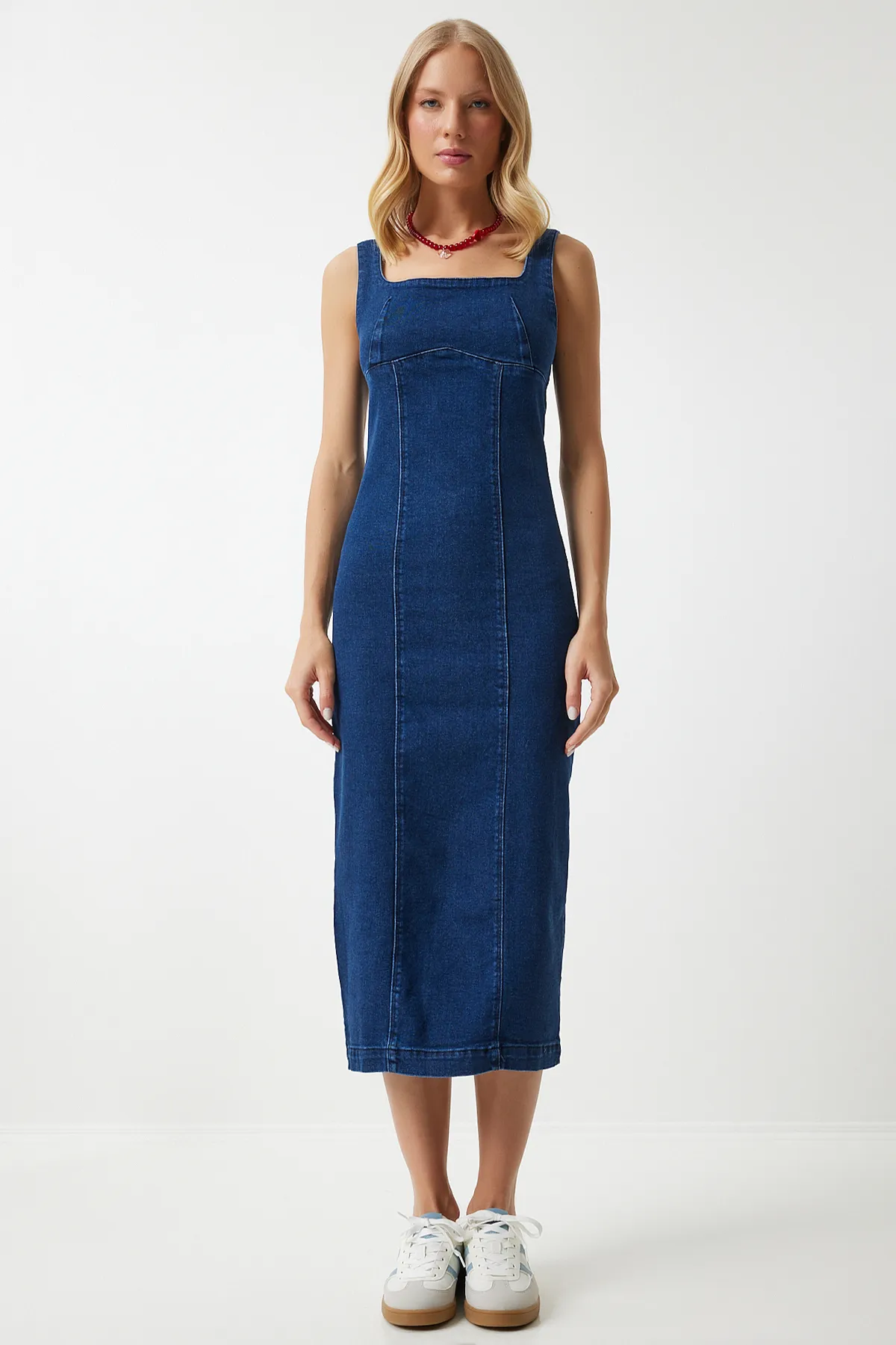 Happiness İstanbul  Blaues Midi-Jeanskleid mit Reißverschlussträgern für Damen OK00061