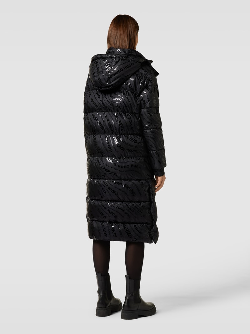 Steppmantel mit Label-Print in schwarz