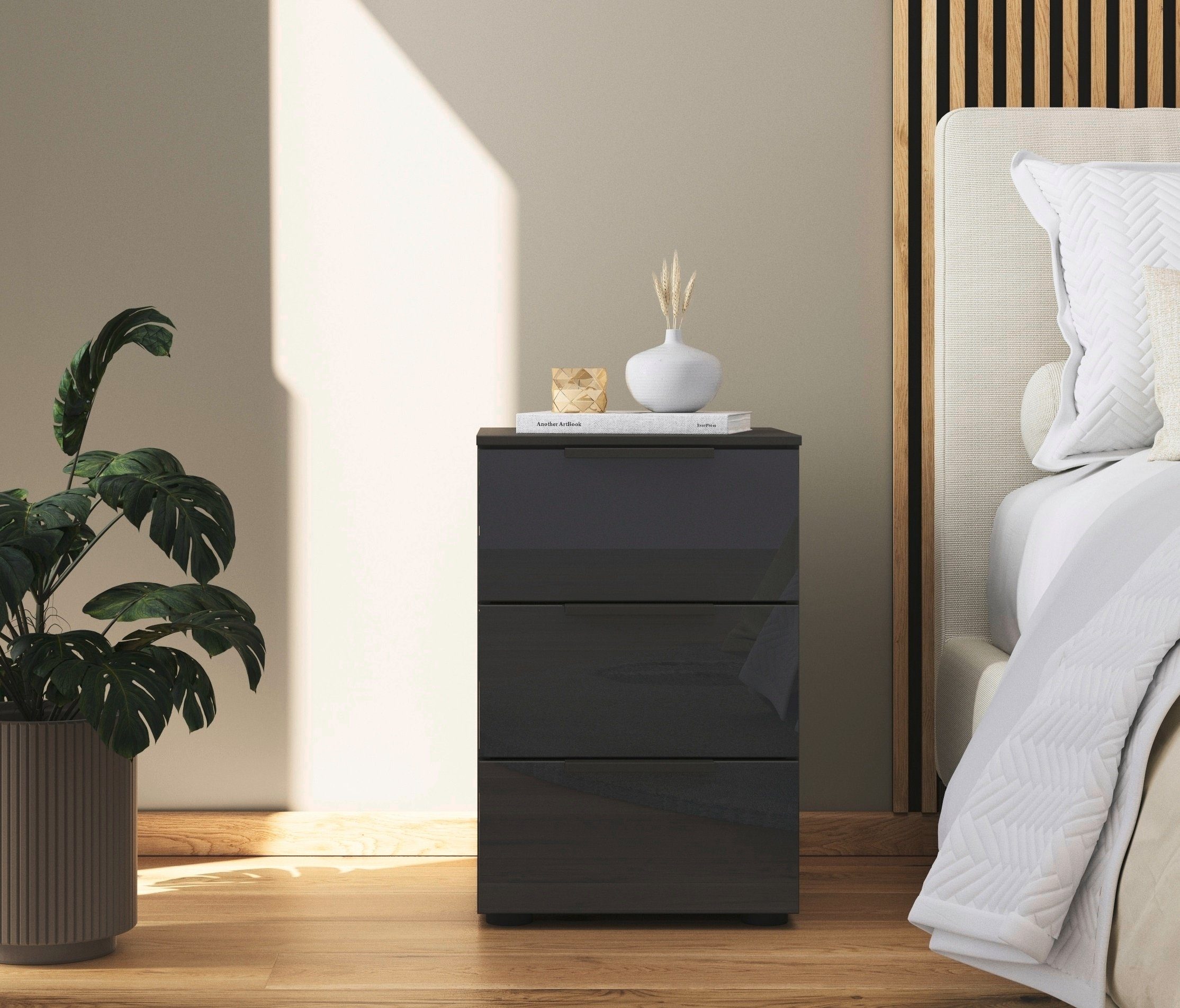 rauch Nachtkommode Flipp, mit 3 Schubladen und Soft-Close-Funktion sowie Glasfront