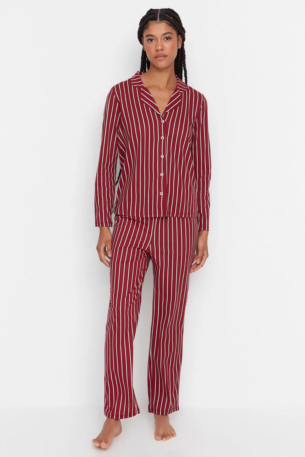 Trendyol Collection  Zimtfarbenes Pyjama-Set aus gestreiftem Strick, 100 % Baumwolle THMAW23PT00150