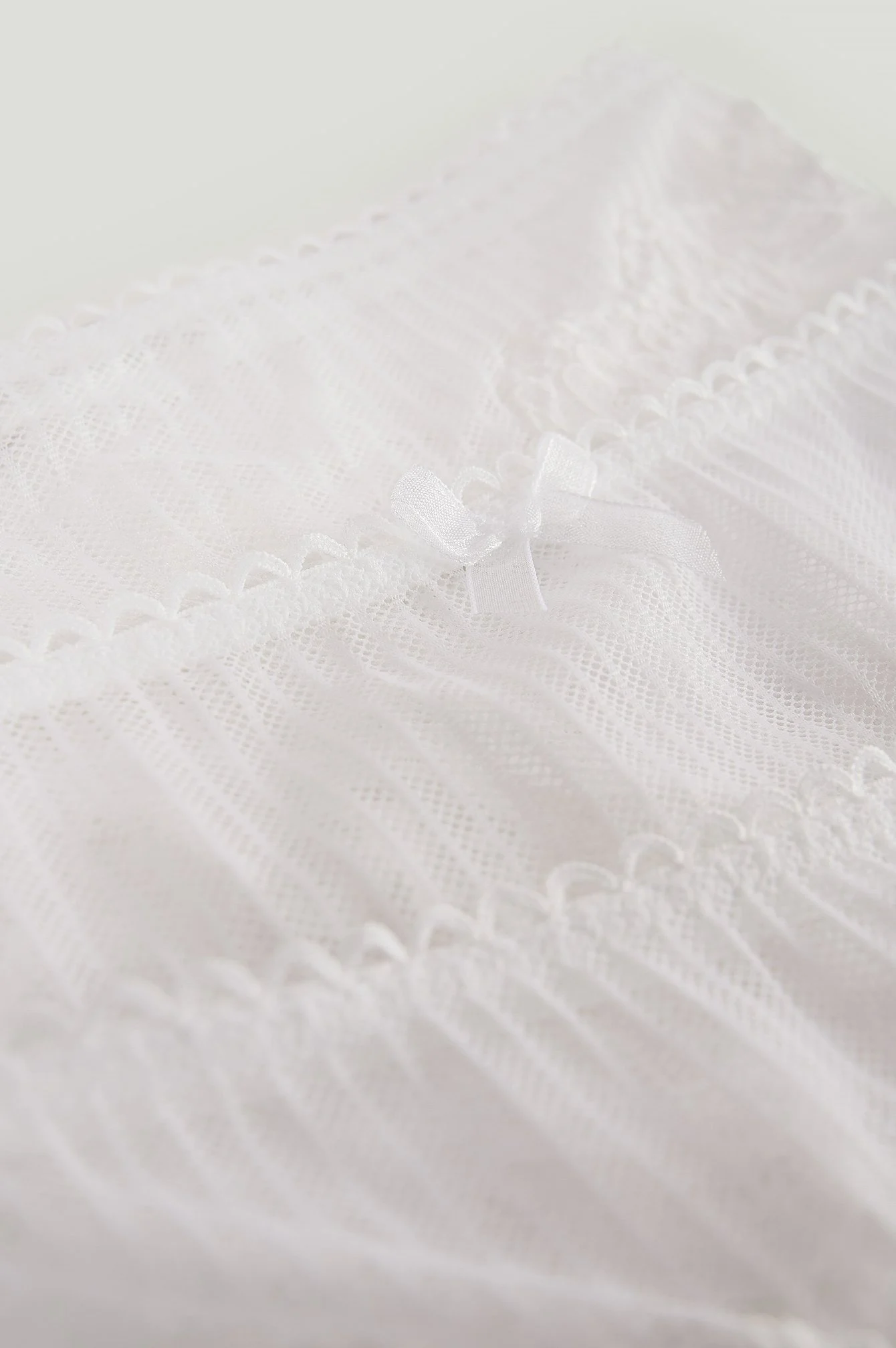 3er-Pack Strings mit Spitze