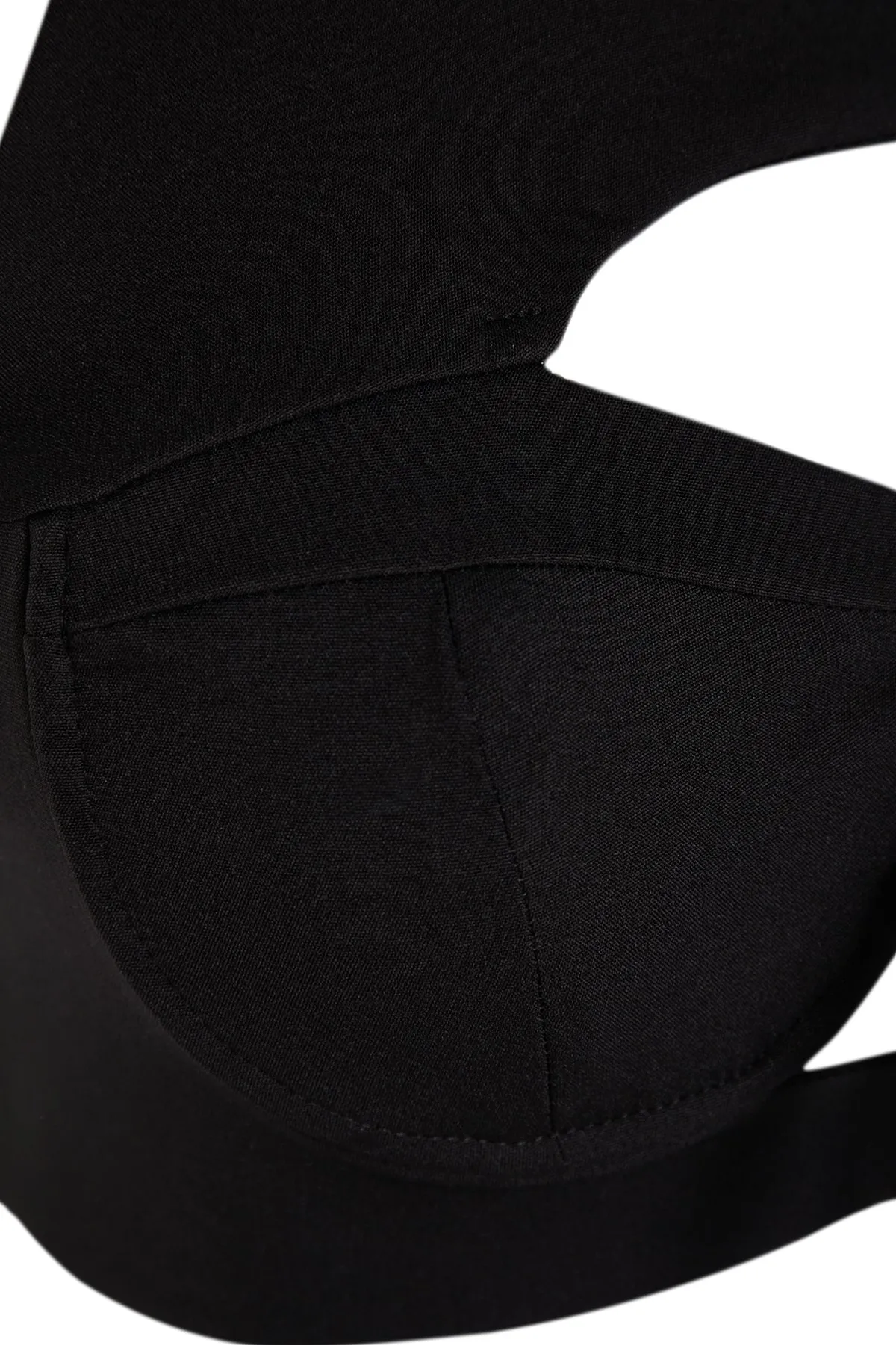 Trendyol Collection  Schwarzes, bauchfreies, gewebtes Bustier mit Fenster/Ausschnitt und detailliertem Ausschnitt TPRSS23BS00077