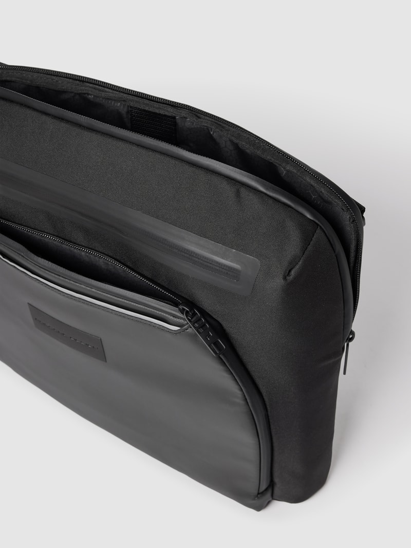 Laptoptasche mit Label-Detail Modell 'Urban Eco Messenger Bag' in schwarz