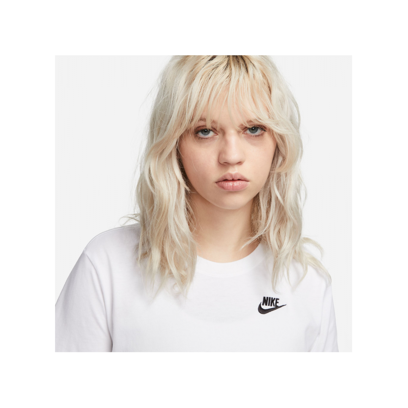 Nike Club Essentials T-Shirt Damen F100