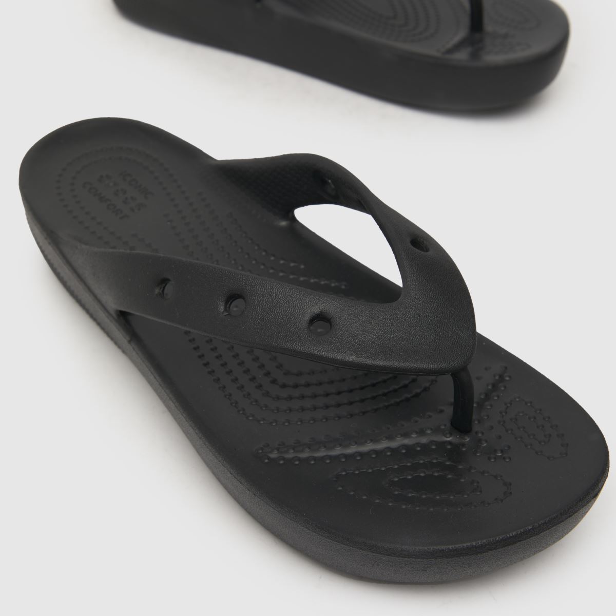 Klasické sandály Crocs na platformě v černé barvě