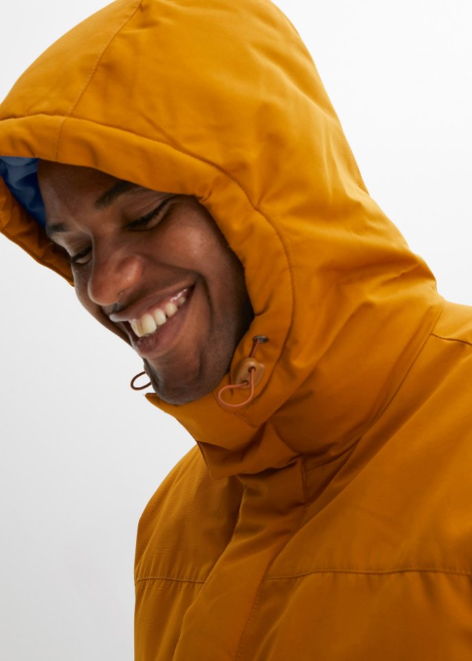 Winterjacke mit Komfortschnitt und recyceltem Polyester