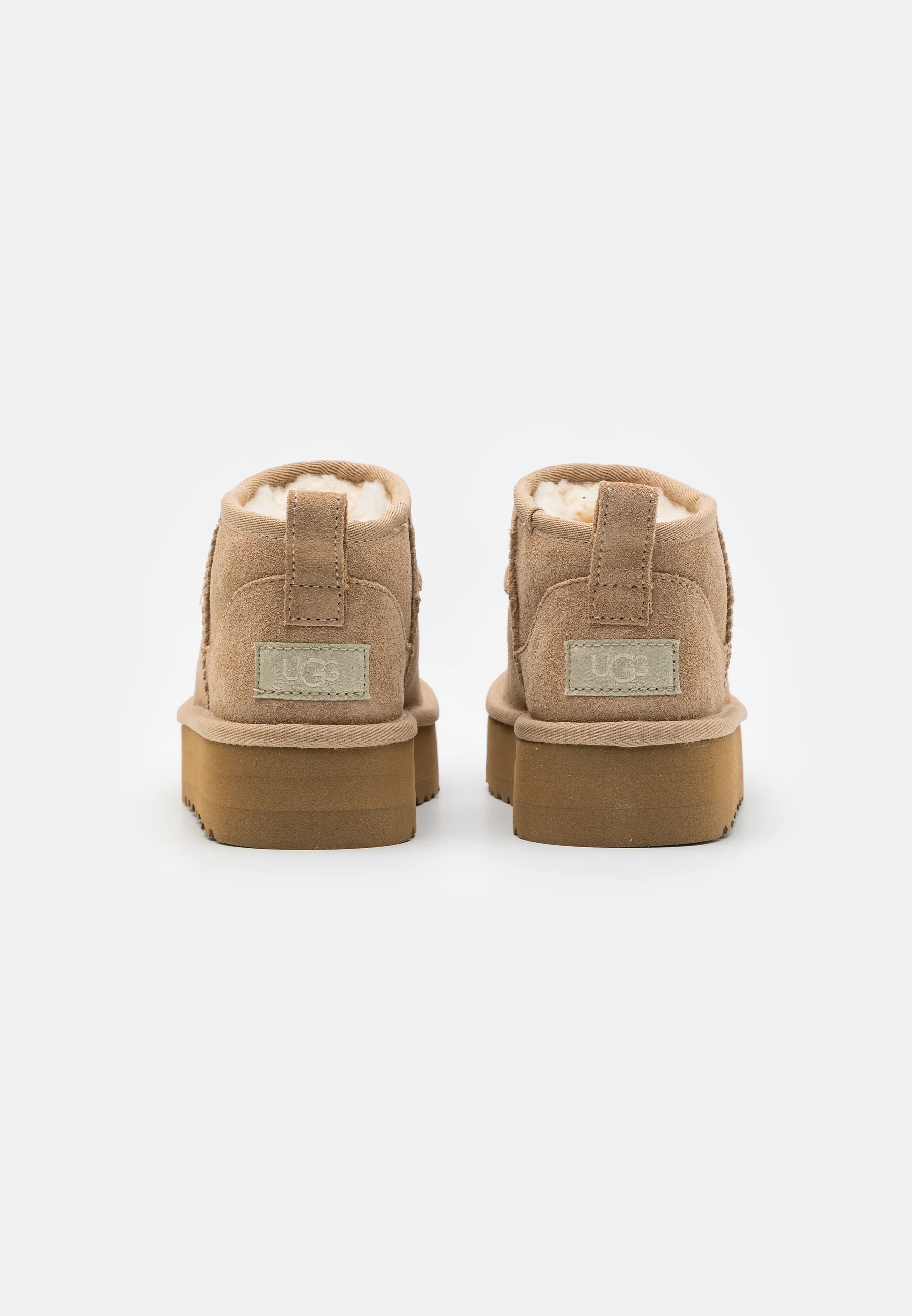 UGG CLASSIC ULTRA MINI PLATAFORMA UNISEX - Botines