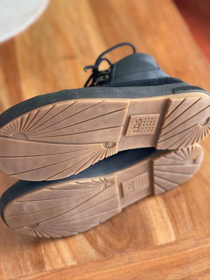 TBS Sneakers 