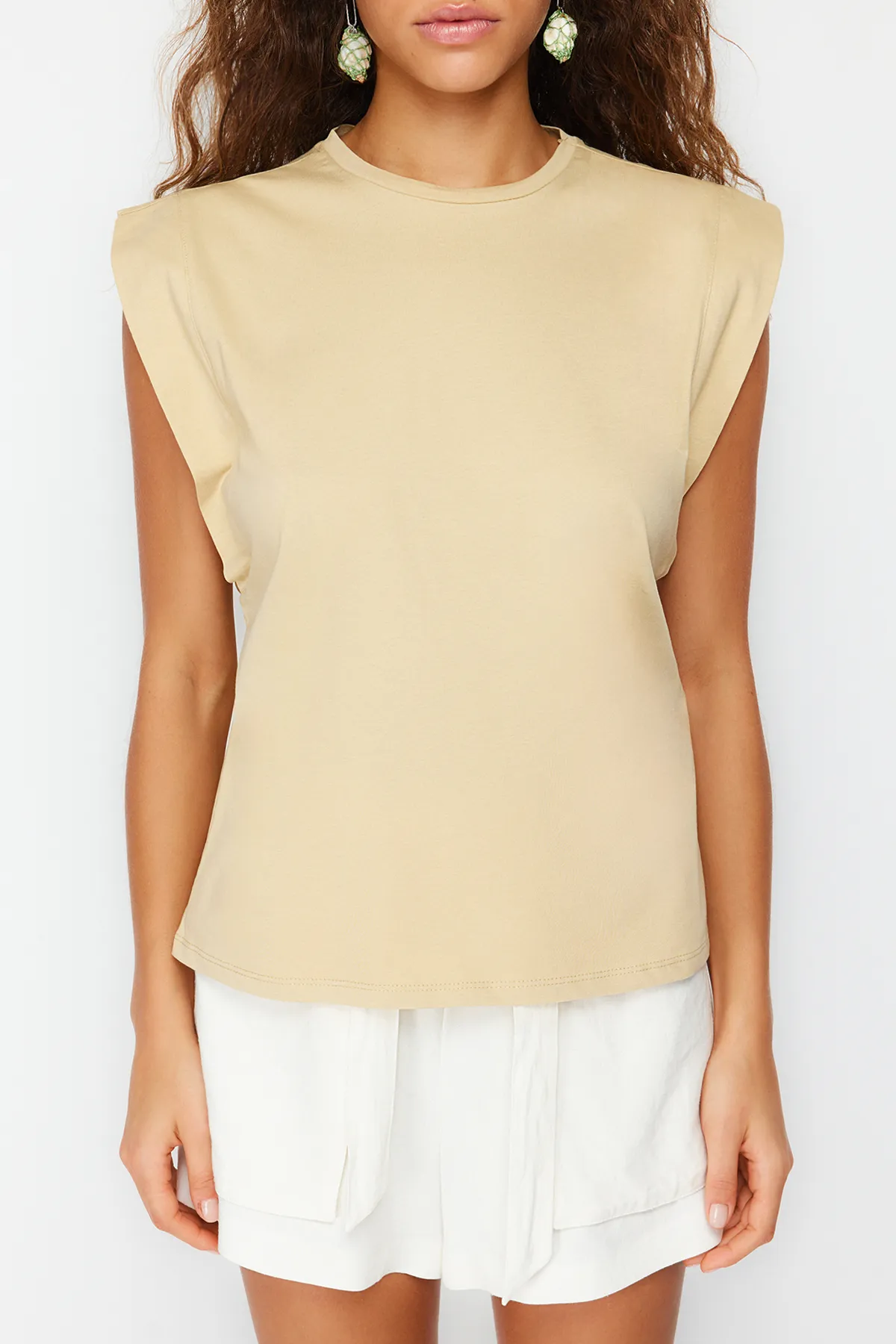 Trendyol Collection  Dunkelbeiges Basic-Strick-T-Shirt mit Rundhalsausschnitt aus 100 % Baumwollwatte TWOSS20TS0021